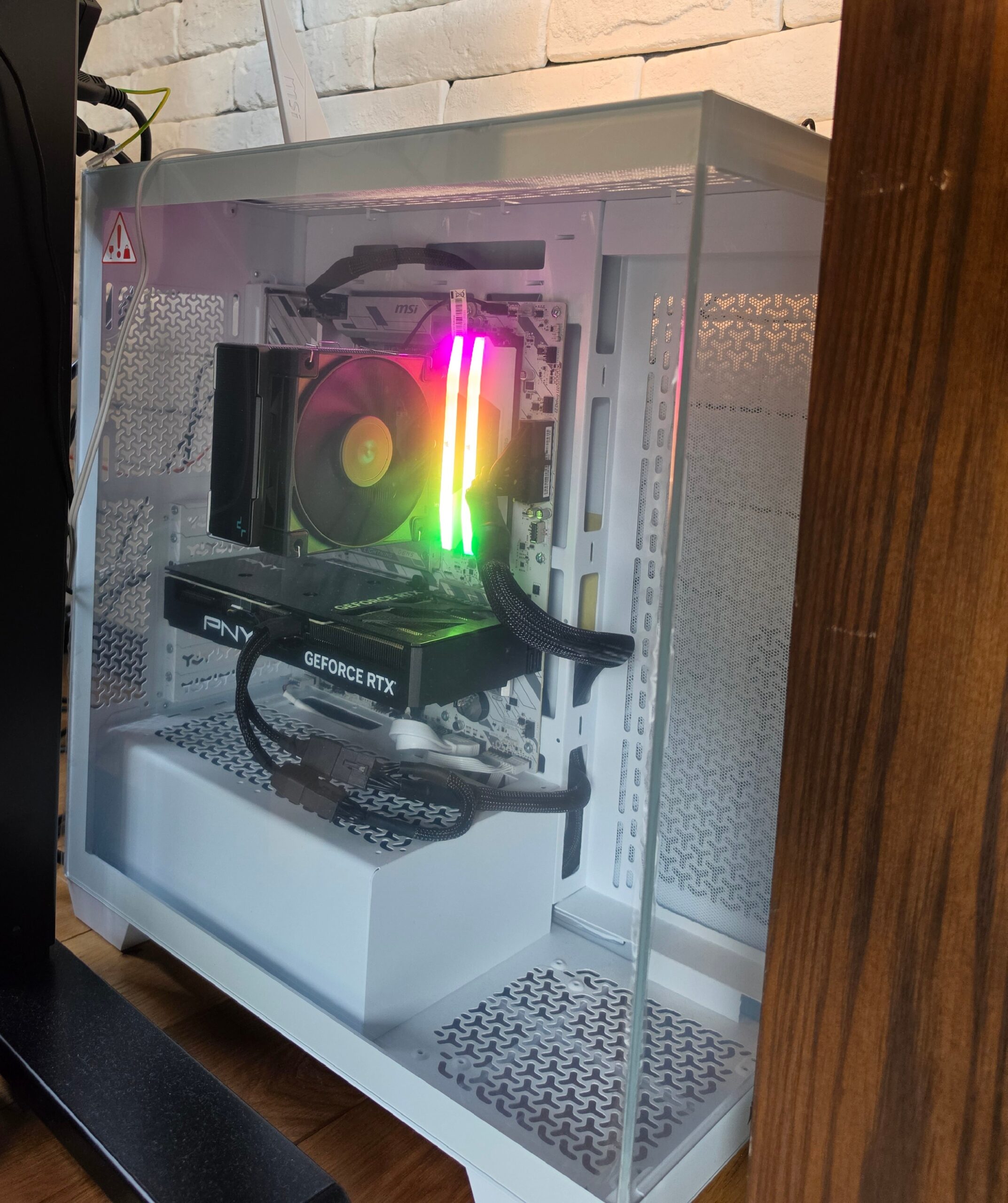 CORSAIR 3500X ホワイトで組んだ自作ゲーミングPC