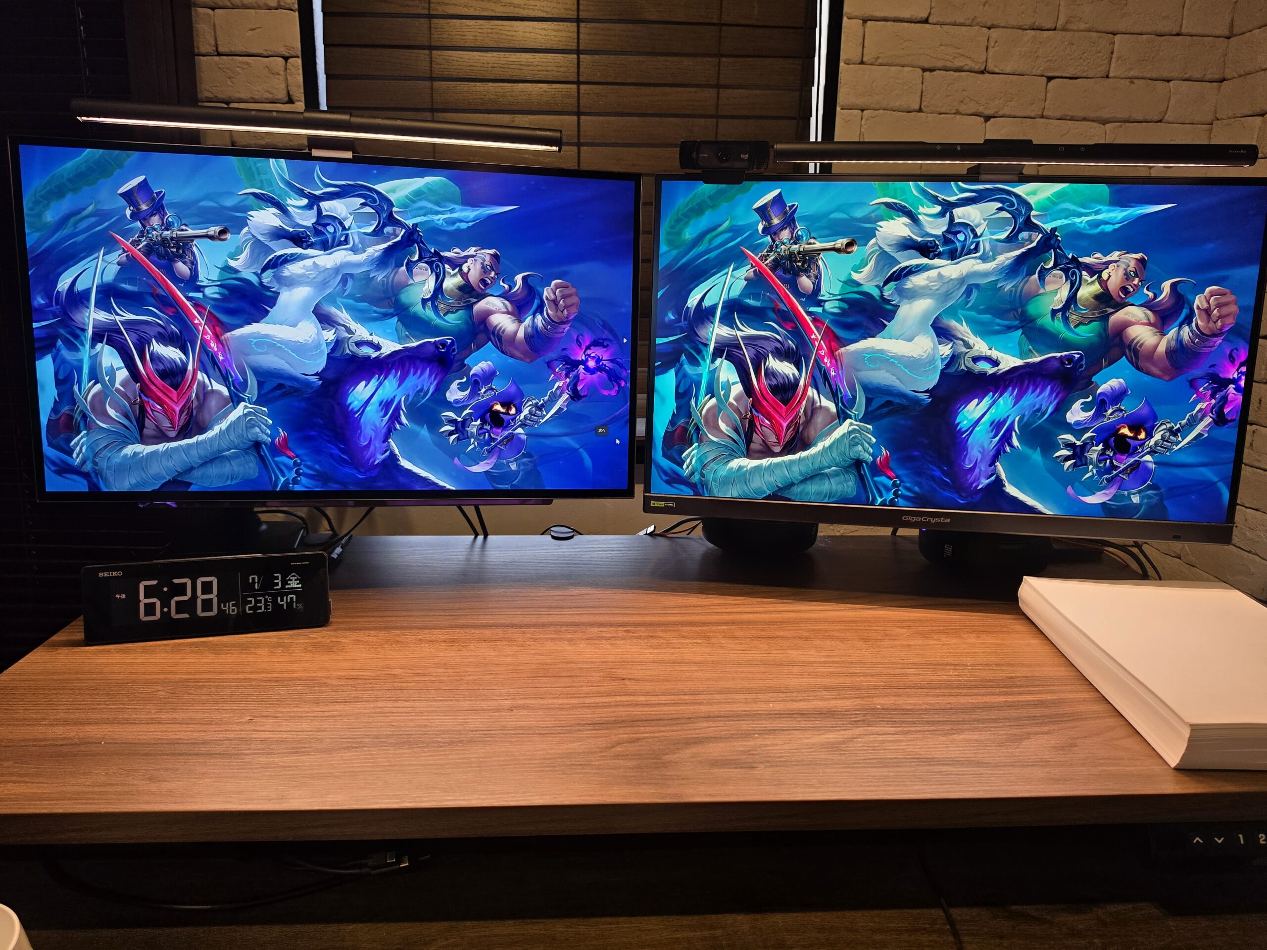 LG UltraGear OLEDとGigaCrystaのデュアルモニター構成